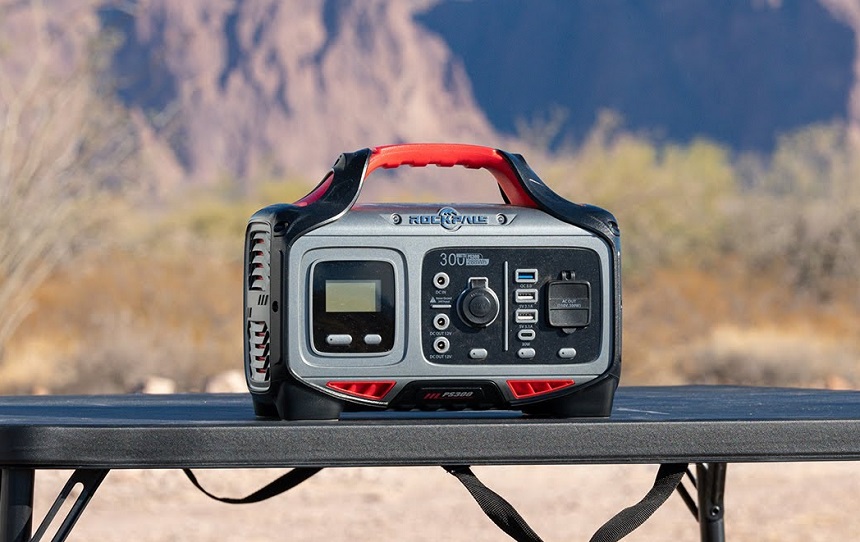 11 Best Solar Generators – Safe and Easy Way to Power Your Devices Anywhere (Fall 2022)