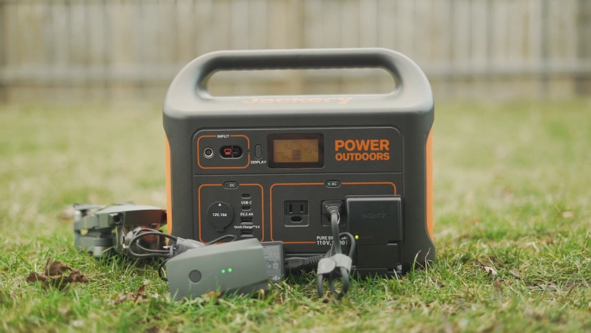 Jackery 1000 Review - Is It the Best Solar Power Generator?