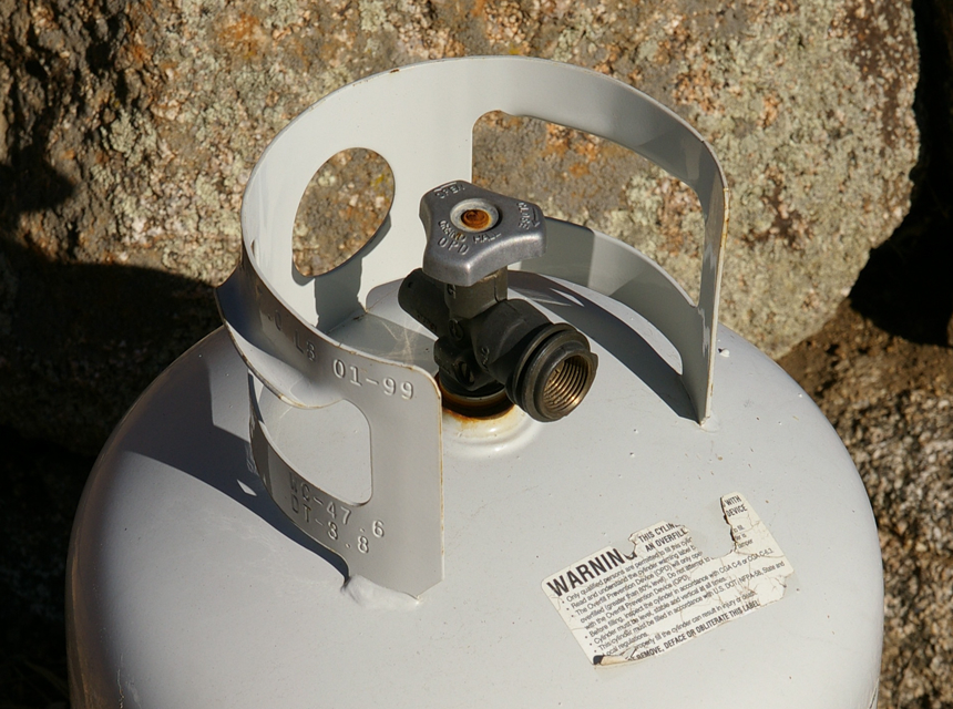 How to Empty a Propane Tank? All the Essentials to Keep in Mind